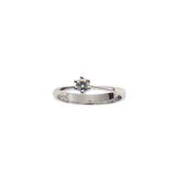 18kt white gold and diamond ring
