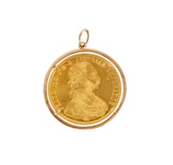 18kt yellow gold pendant with coin