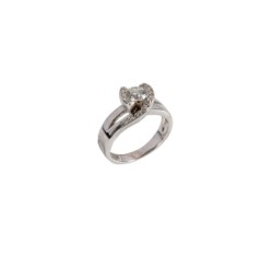 18kt white gold and diamonds ring