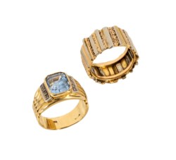 Two 18kt gold band rings