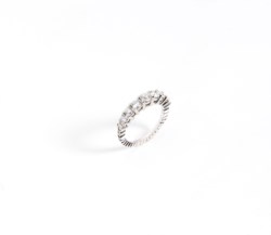18kt white gold riviera ring